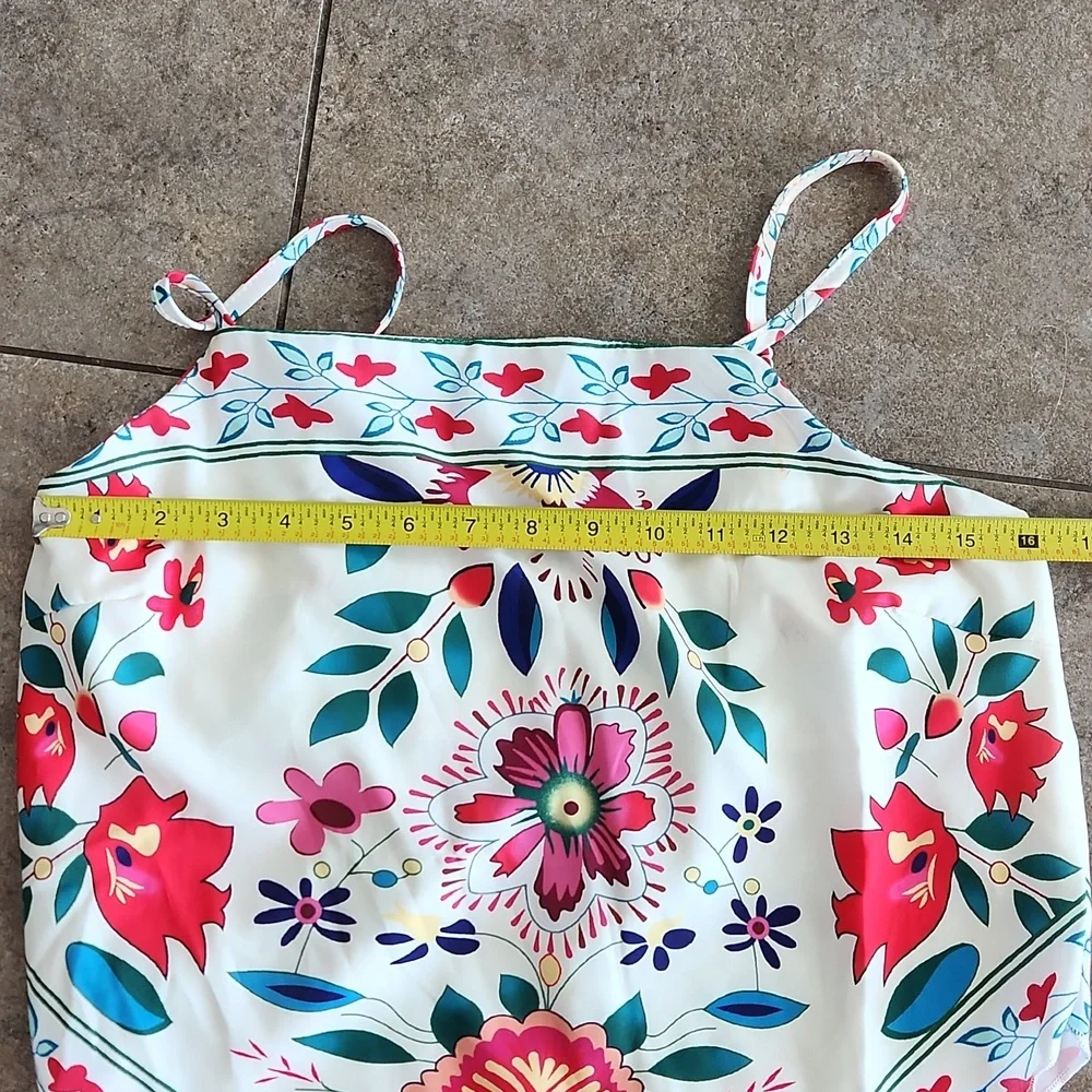 NWOT..Floral Print Handkerchief Top - Picture 4 of 7